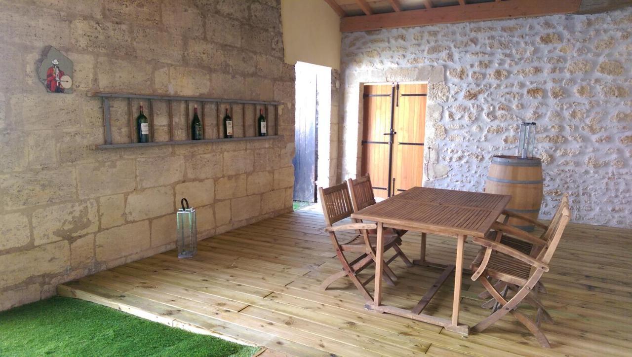 Au Coeur Des Vignobles Panzió Saint-Estèphe Kültér fotó