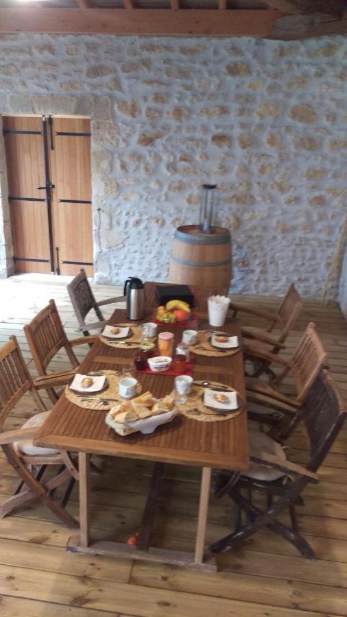 Au Coeur Des Vignobles Panzió Saint-Estèphe Kültér fotó